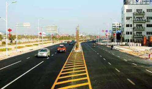 马练营路去往龙城大街的主路及匝道封闭