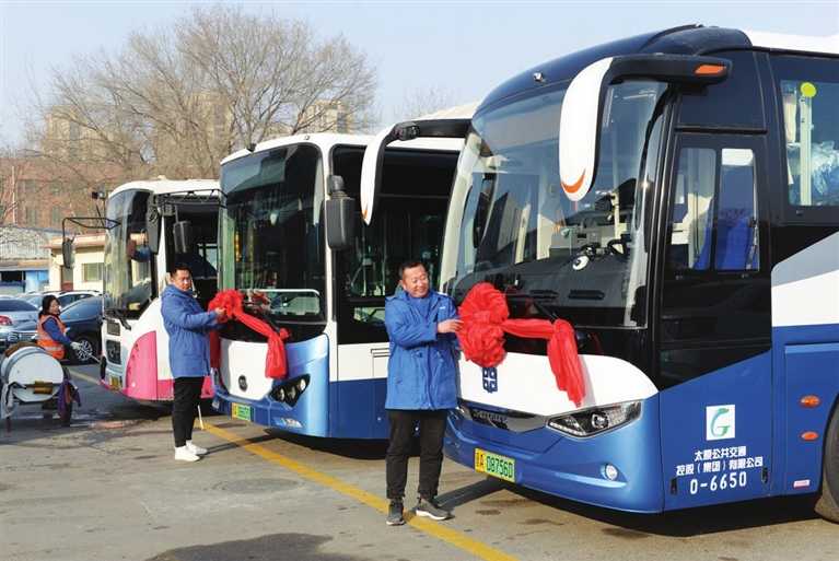 太原市二十一条公交线路分三批“电动化”
