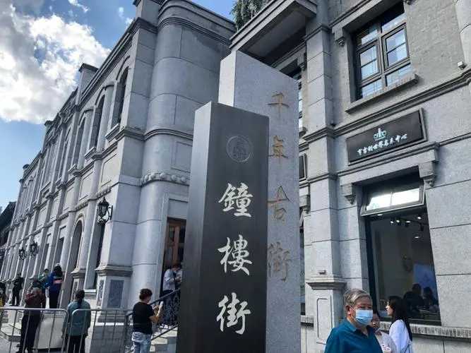 山西省太原市钟楼街探索更新改造 老街巷长出新业态